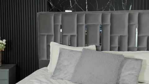 Lola Angel online show from December 2025 08:48:01 PM