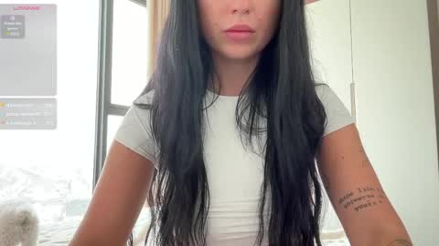 Lola online show from April 2026 04:43:01 AM