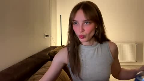 lolaatate online show from April 2026 05:39:01 PM