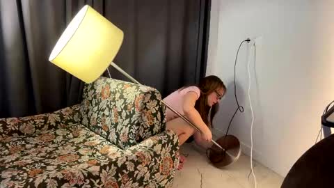 lolaatate online show from April 2026 05:07:02 PM