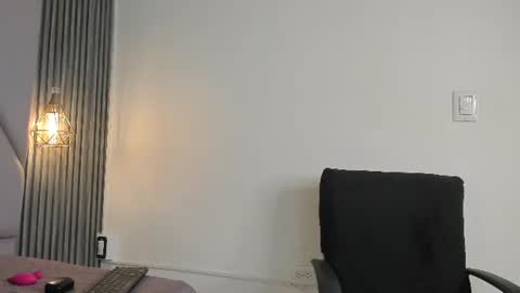 lolabunnysc online show from June 2026 12:15:01 PM