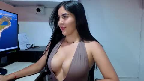 Snapshot of lolalola_12 chatting on November 2025 10:10:02 PM lolalola_12 online show from November 2025 10:10:02 PM