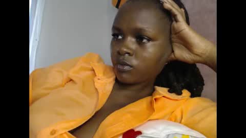 lolamia7 online show from November 2025 06:47:02 AM