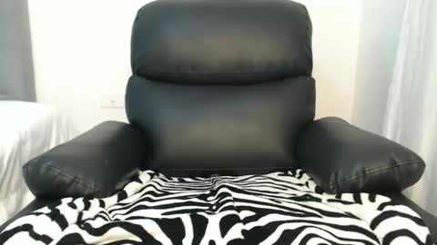 Snapshot of lolapaz3 chatting on March 2025 06:32:01 PM Lola online show from March 2025 06:32:01 PM