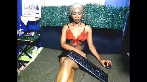 Snapshot of lolasavagexo chatting on April 2026 01:10:02 AM lolasavagexo online show from April 2026 01:10:02 AM