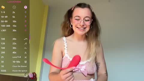 Snapshot of lolatheangel chatting on November 2025 05:56:02 AM Lolatheangel online show from November 2025 05:56:02 AM