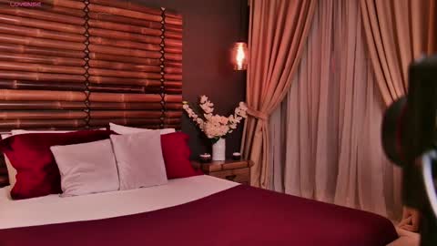 Snapshot of lolavixxen chatting on December 2025 07:41:01 PM Lola online show from December 2025 07:41:01 PM