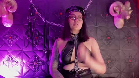 Lola online show from November 2025 11:43:01 AM