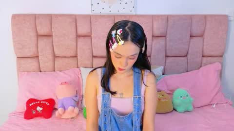 Lola online show from November 2025 07:27:01 PM