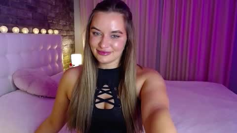 Victoria online show from November 2025 05:02:02 PM