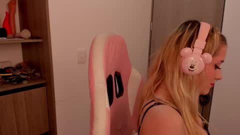 Lolly  online show from February 2025 02:58:01 AM