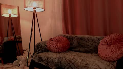 Lolly  online show from October 2025 04:37:02 AM