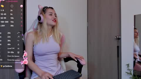 Lolly online show from December 2024 12:11:02 AM