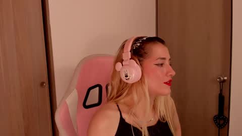 Lolly online show from February 2025 03:47:02 AM