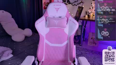 Lolly   online show from December 2024 08:10:02 PM