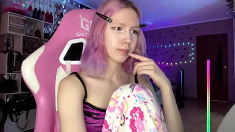 Snapshot of lone1y_bunny chatting on July 2026 03:04:02 PM lone1y_bunny online show from July 2026 03:04:02 PM