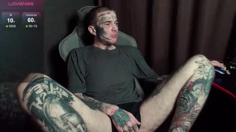 Snapshot of lone1ycrystal chatting on October 2025 09:17:02 PM Chris online show from October 2025 09:17:02 PM