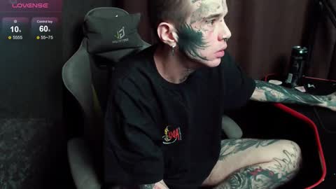 Snapshot of lone1ycrystal chatting on November 2025 01:02:01 PM Chris online show from November 2025 01:02:01 PM