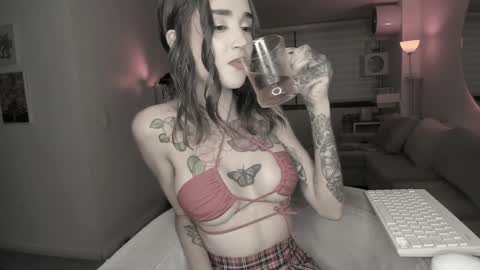 Snapshot of lonelly_lolly98 chatting on January 2025 11:21:01 PM SABRINA online show from January 2025 11:21:01 PM