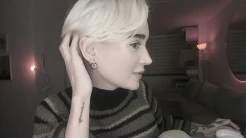 Snapshot of lonelly_lolly98 chatting on February 2025 11:55:02 PM SABRINA online show from February 2025 11:55:02 PM