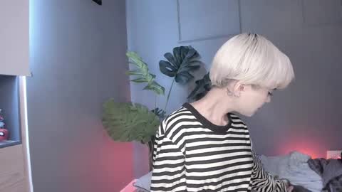 Snapshot of lonelly_lolly98 chatting on February 2025 08:44:02 PM SABRINA online show from February 2025 08:44:02 PM