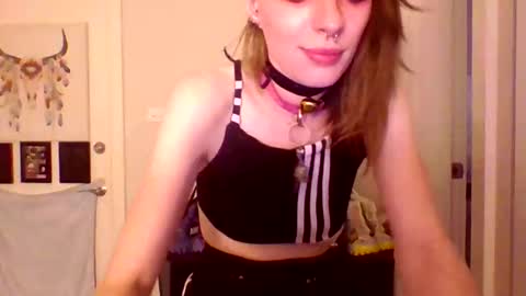 Sidney Prescott online show from December 2025 01:05:02 PM