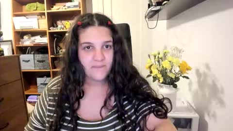 Snapshot of longhairbigbewbs chatting on February 2026 02:40:02 AM Rose online show from February 2026 02:40:02 AM