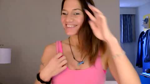 Snapshot of longlegstammy chatting on November 2025 07:34:01 PM Cutenurse91 online show from November 2025 07:34:01 PM