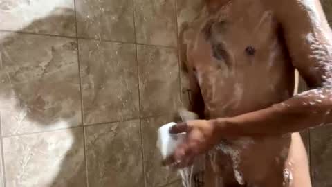 longnlatino online show from December 2025 05:01:01 AM