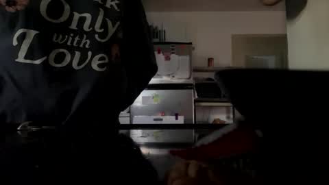 Snapshot of longstorywhore chatting on October 2025 10:33:02 PM longstorywhore online show from October 2025 10:33:02 PM