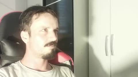 Snapshot of lookaz4010 chatting on January 2025 03:39:02 PM Lucas online show from January 2025 03:39:02 PM