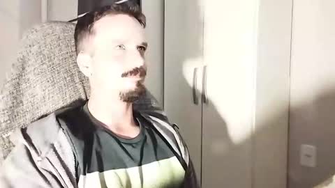 Snapshot of lookaz4010 chatting on October 2025 06:39:02 PM Lucas online show from October 2025 06:39:02 PM