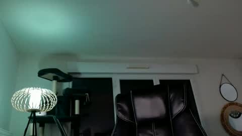 Snapshot of loov2watch chatting on February 2026 08:48:02 AM Mato online show from February 2026 08:48:02 AM