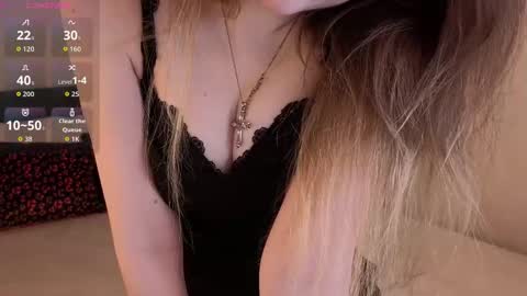 Snapshot of lora_amber chatting on November 2025 01:43:01 PM Lora online show from November 2025 01:43:01 PM