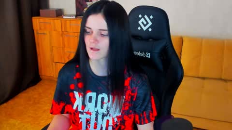 Snapshot of lora_cain chatting on January 2025 08:58:02 PM Lora Cain online show from January 2025 08:58:02 PM