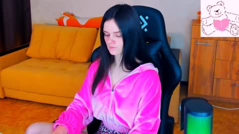 Snapshot of lora_cain chatting on January 2025 05:26:02 AM Lora Cain online show from January 2025 05:26:02 AM