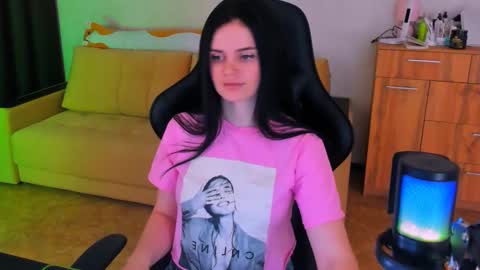 Snapshot of lora_cain chatting on March 2025 02:21:02 PM Lora Cain online show from March 2025 02:21:02 PM