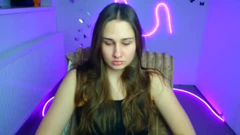 Lora online show from February 2026 12:15:01 PM