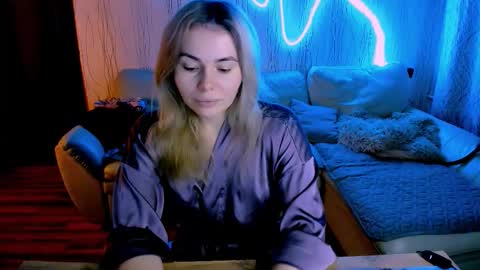 Lora online show from December 2025 03:00:02 AM