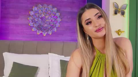 Lora online show from February 2026 09:30:02 PM