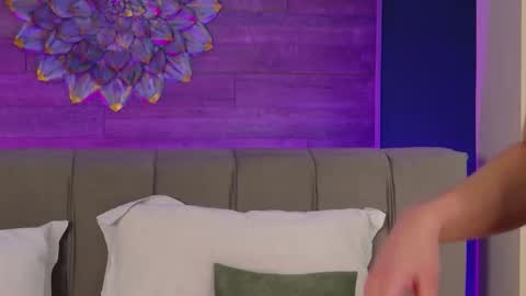 Lora online show from February 2026 08:49:01 PM