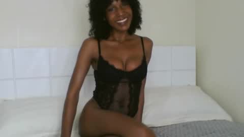Snapshot of loraforreal chatting on January 2025 04:34:01 AM Blackcat online show from January 2025 04:34:01 AM