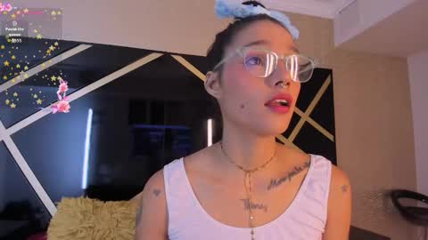 Snapshot of loraineblake chatting on December 2025 01:15:01 PM loraineblake online show from December 2025 01:15:01 PM