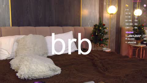 Loraine online show from December 2024 08:37:01 PM