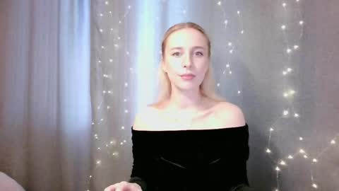 loravine online show from April 2026 09:40:02 AM