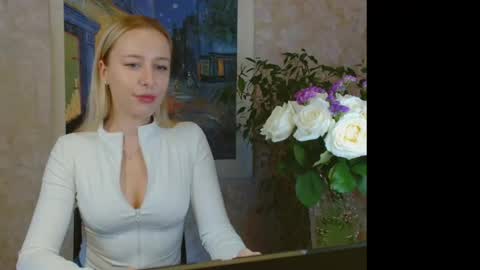 loravine online show from April 2026 11:24:01 AM