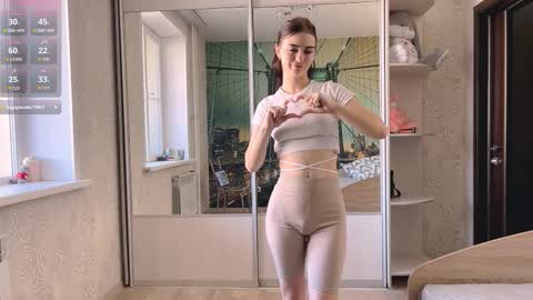 Olivia online show from October 2025 05:15:01 AM