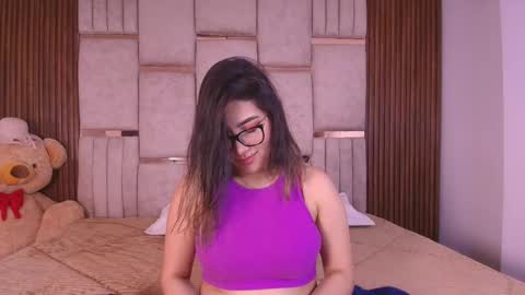  Lorein  online show from December 2025 09:10:02 PM