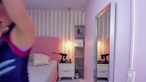 lorelaigiven online show from November 2025 12:49:02 PM