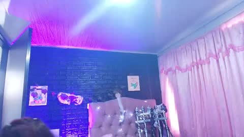 Loren online show from October 2025 08:54:02 PM